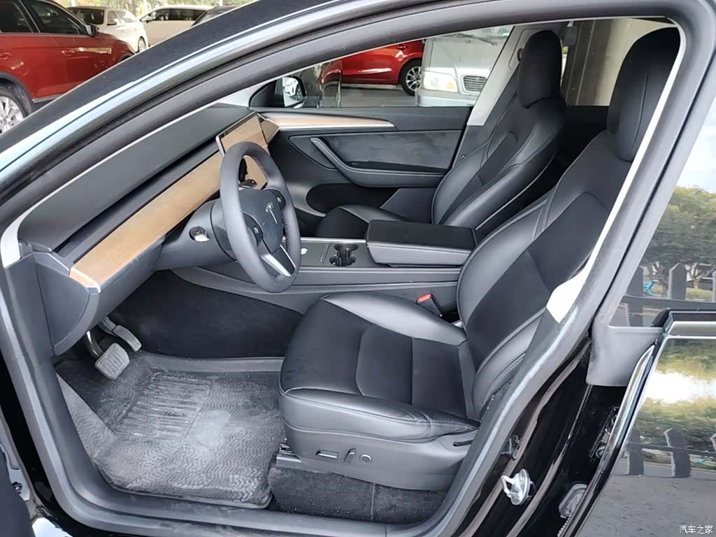 Tesla Model Y, 2022 15
