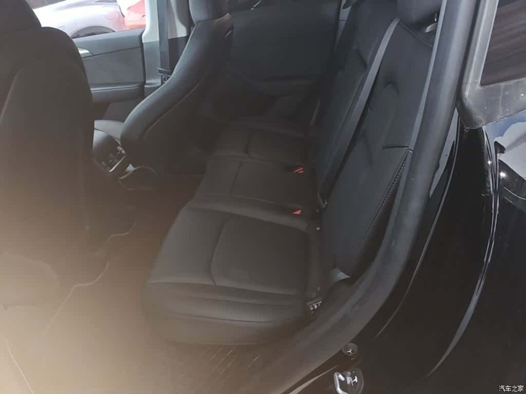 Tesla Model Y, 2023 13