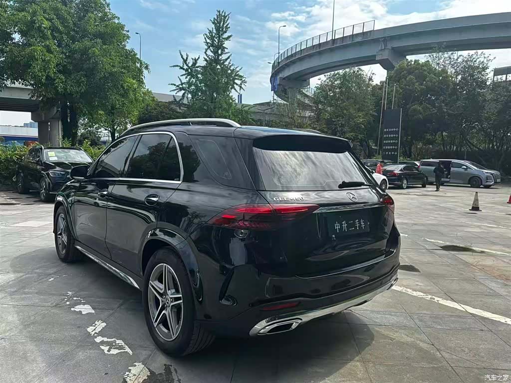 Mercedes-Benz GLE, 2025 10