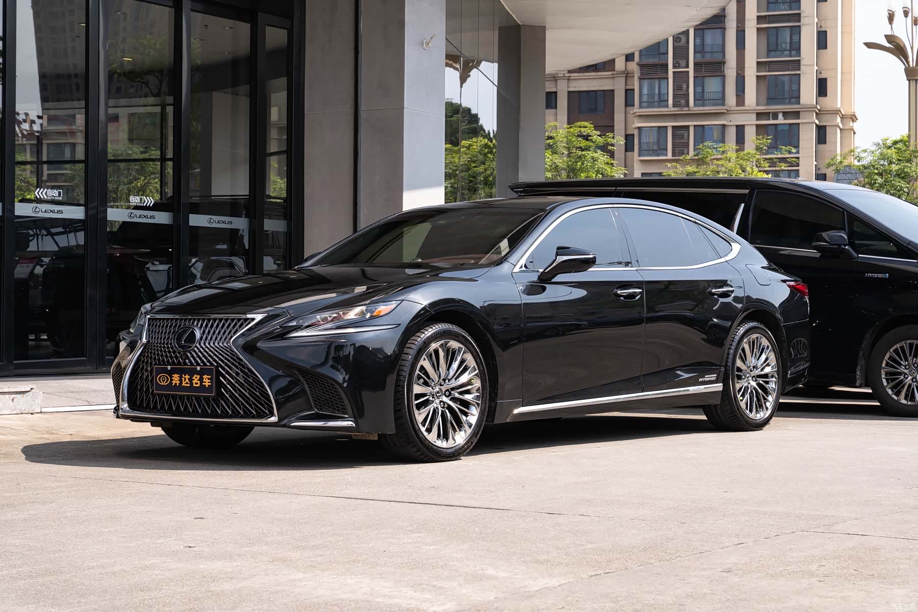 Lexus LS, 2018 1