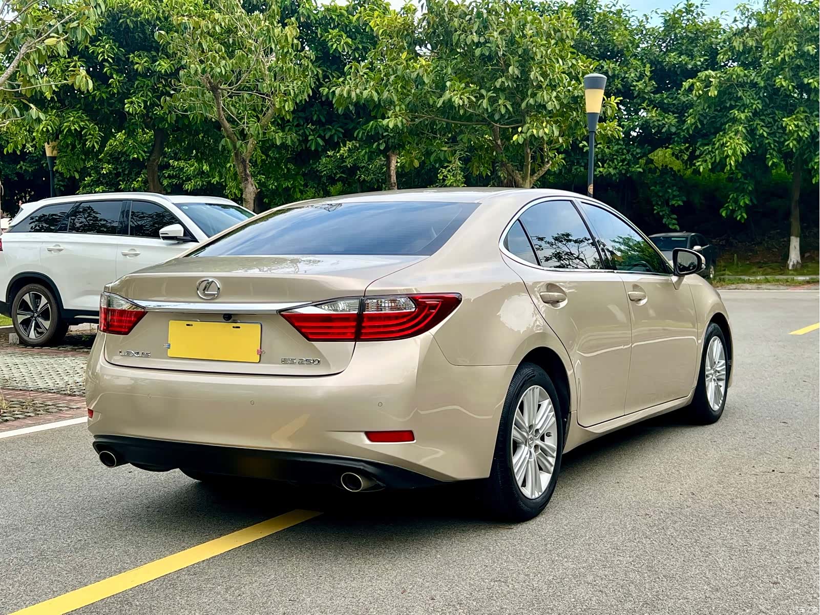 Lexus ES, 2016 7