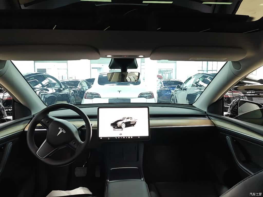 Tesla Model Y, 2023 18