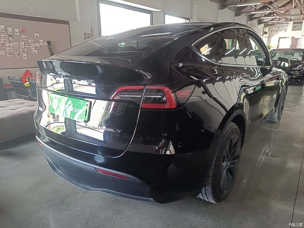 Tesla Model Y, 2024 7