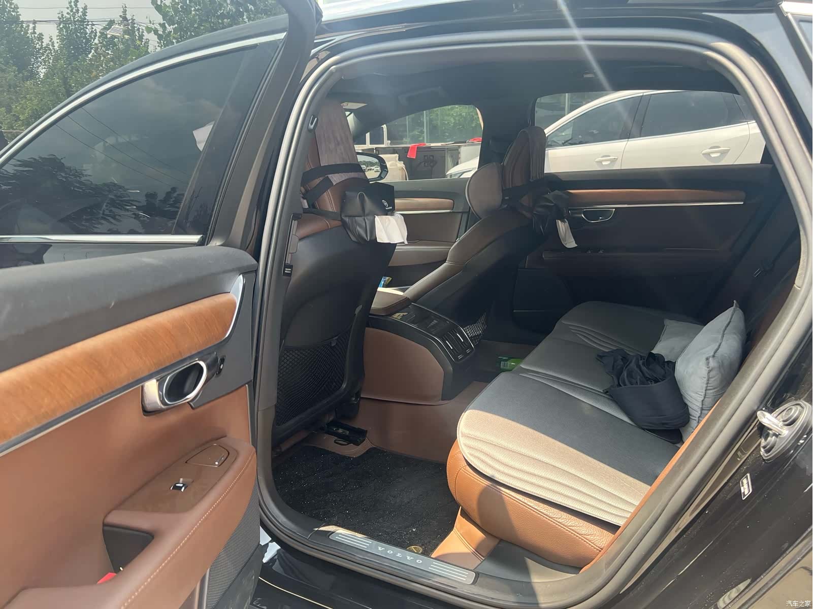 Volvo S90, 2022 все фото