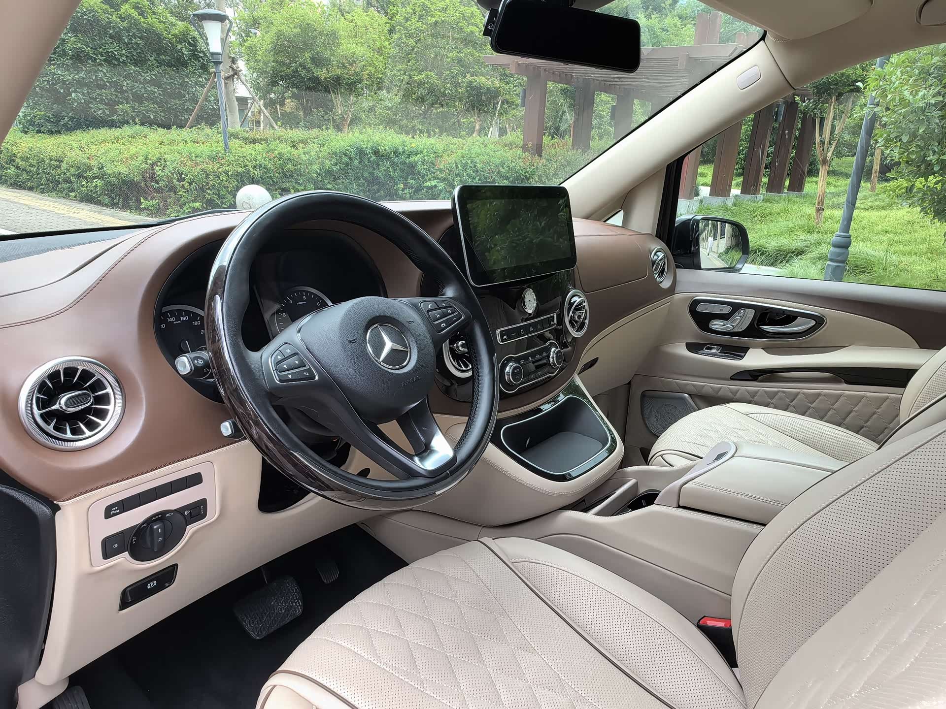 Mercedes-Benz 7, 2022 7