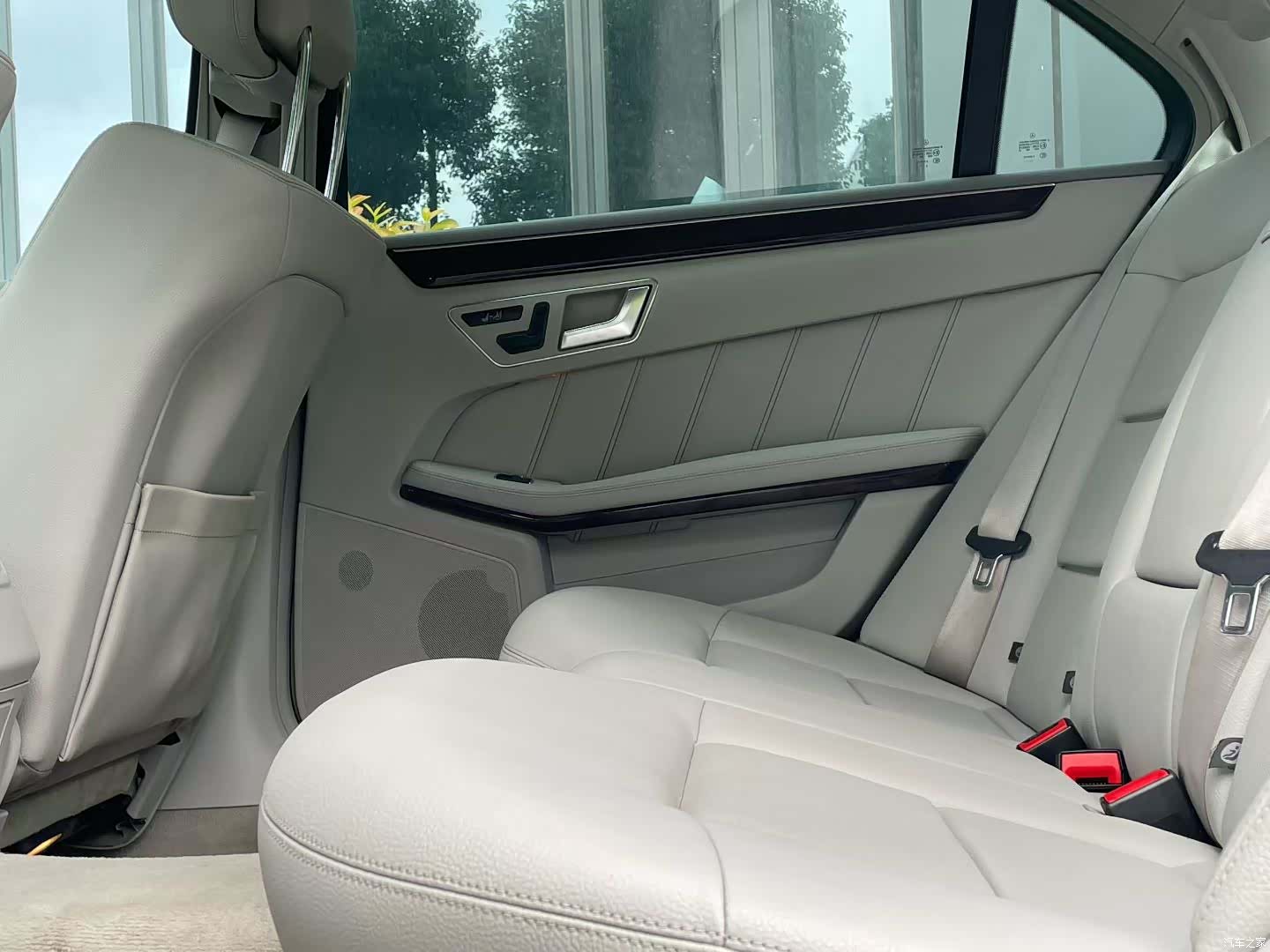 Mercedes-Benz E-Class, 2012 8