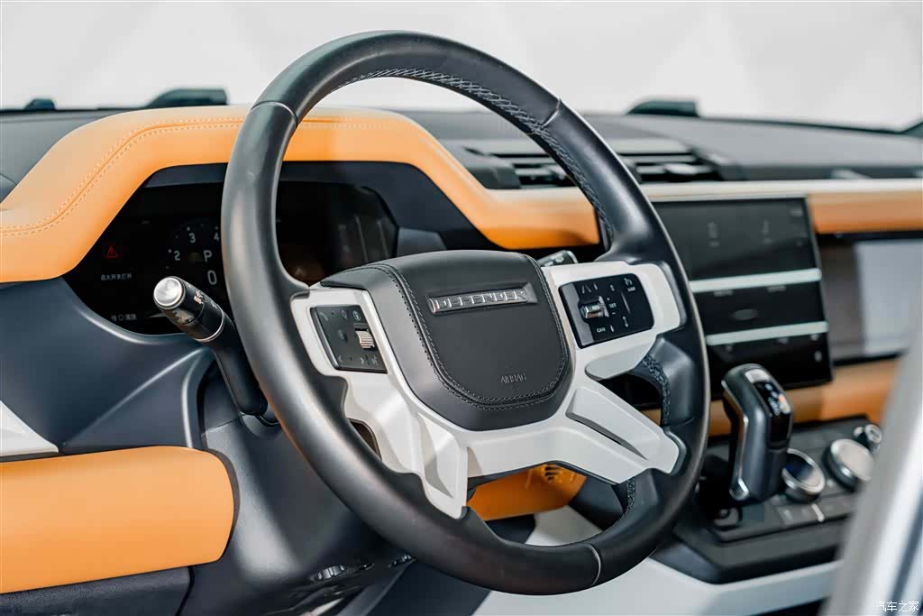 Land Rover Defender, 2023 12