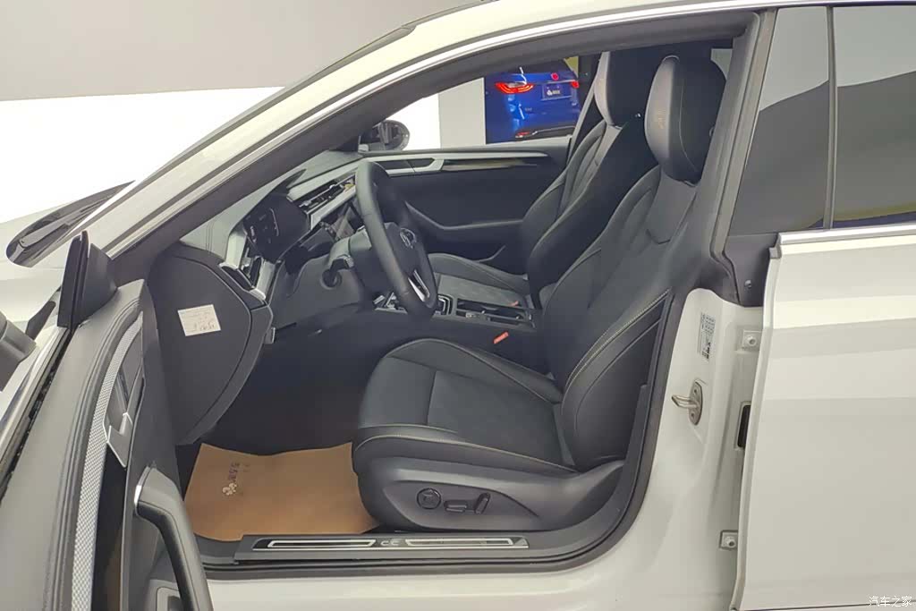 Volkswagen CC, 2026 9