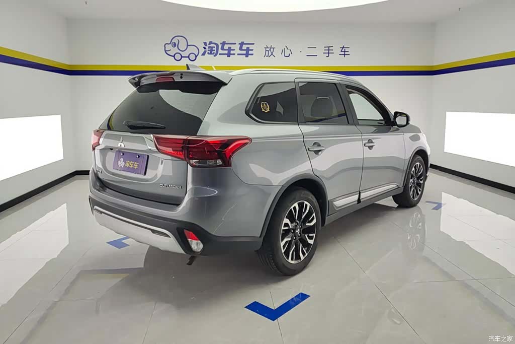 Mitsubishi Outlander, 2020 3