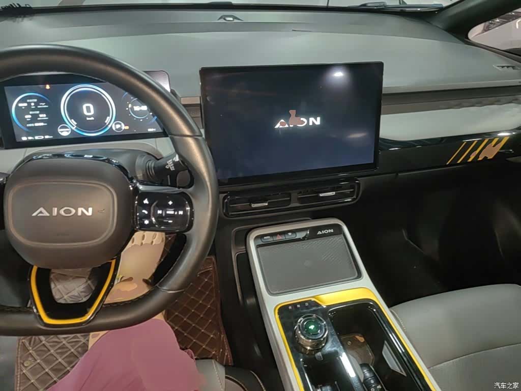 Aion Y, 2022 10