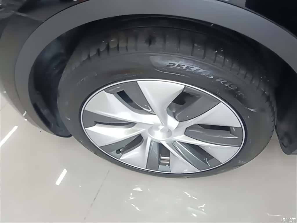 Tesla Model Y, 2023 23