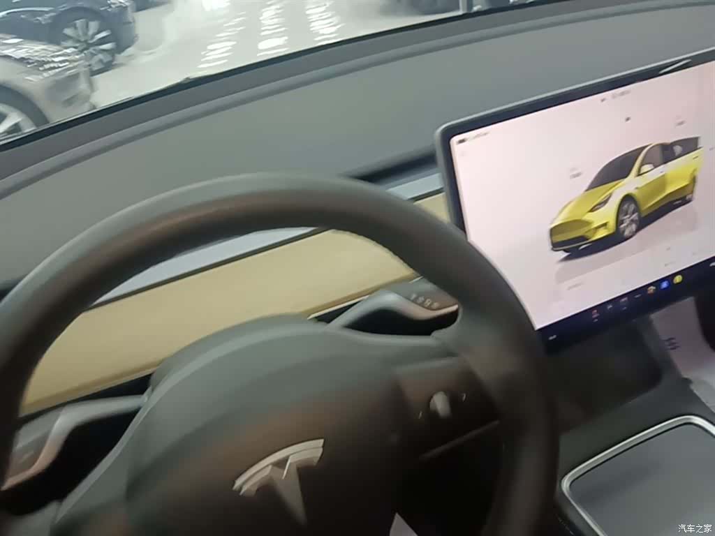 Tesla Model Y, 2023 14