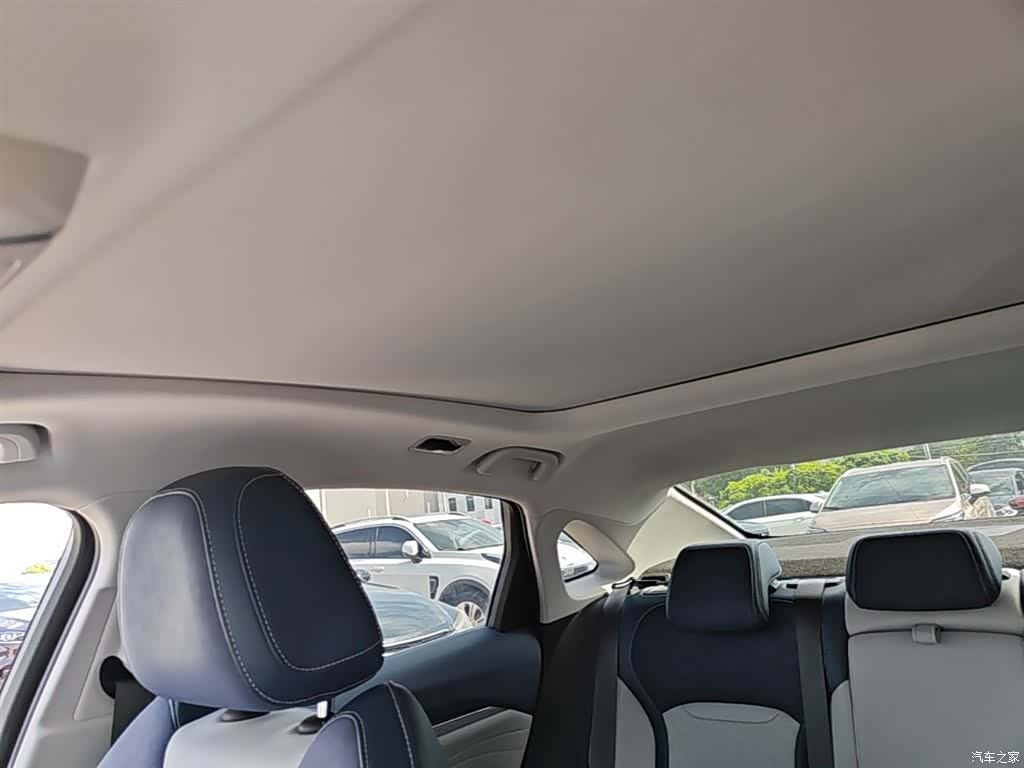 Geely Preface, 2022 18