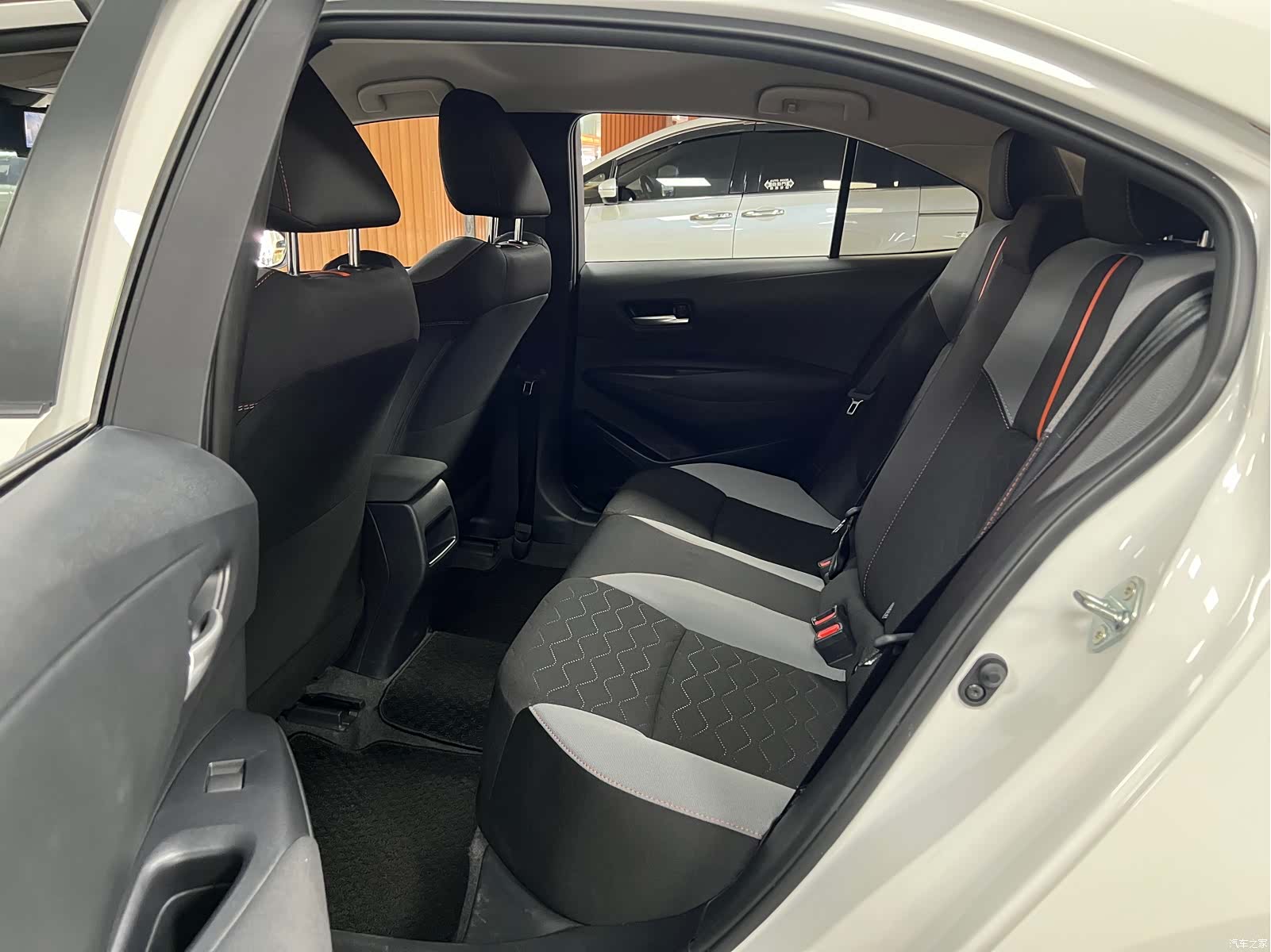 Toyota Corolla, 2023 все фото