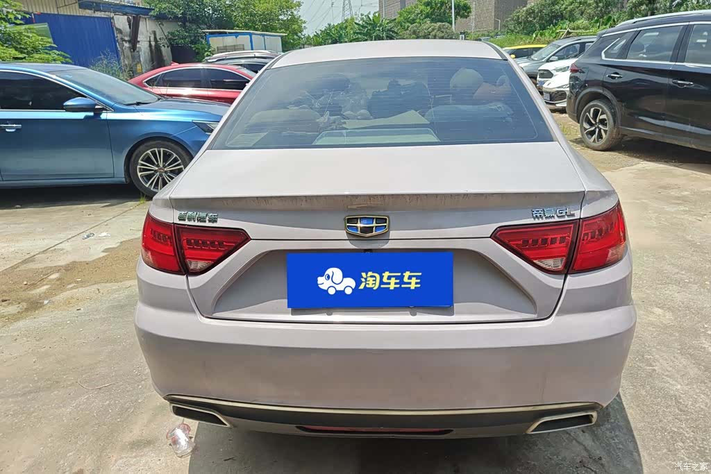 Geely Emgrand, 2017 4