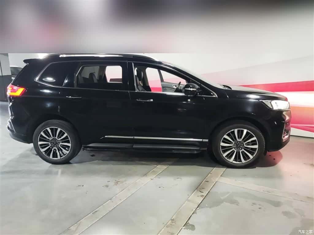 Ford Edge, 2021 3