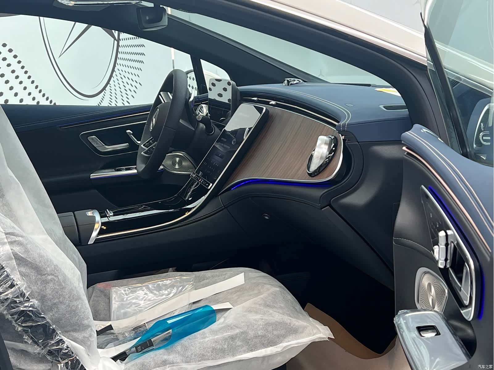 Mercedes-Benz EQE, 2025 8