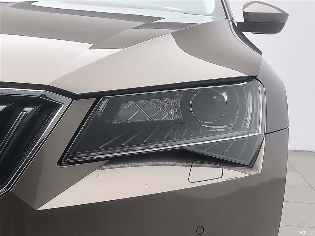 Skoda Superb, 2017 7