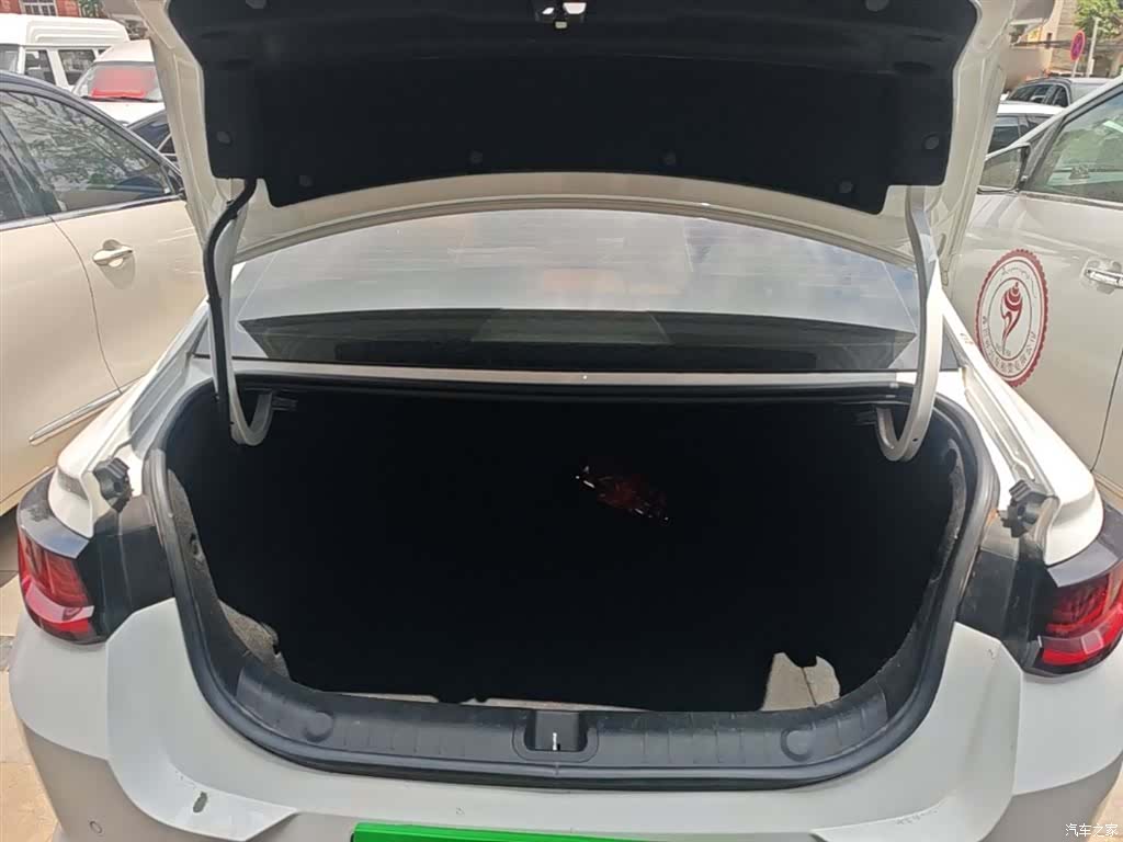 Geely Emgrand, 2024 19