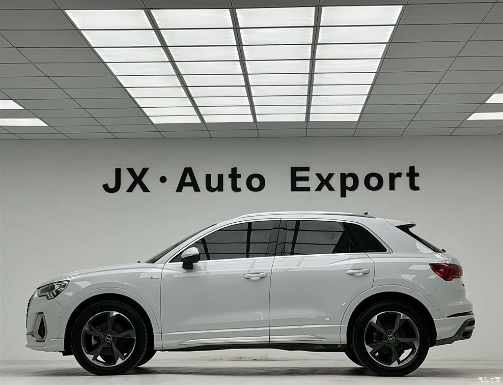 Audi Q3, 2022 21