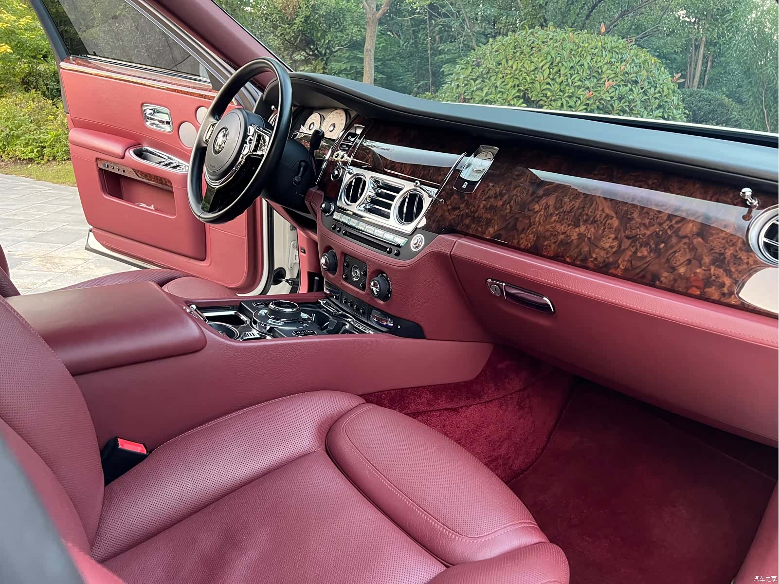 Rolls-Royce Ghost, 2016 7