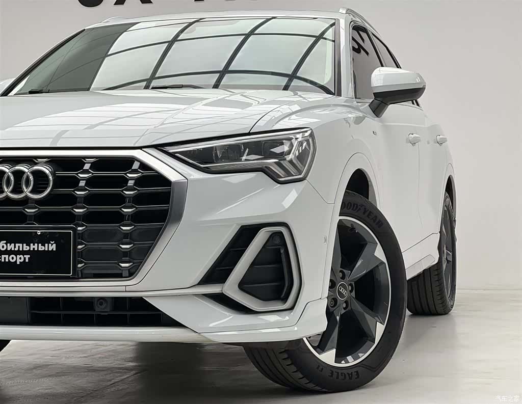 Audi Q3, 2022 все фото