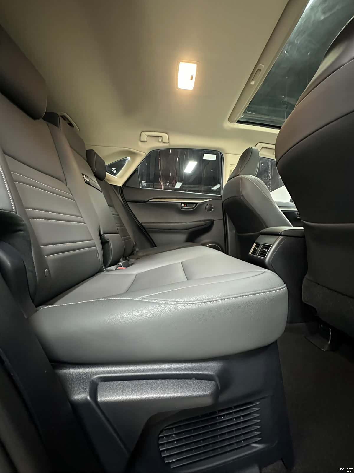 Lexus NX, 2020 12