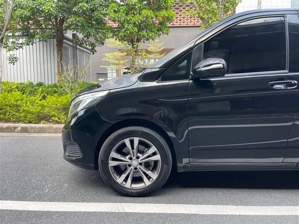 Mercedes-Benz V-class