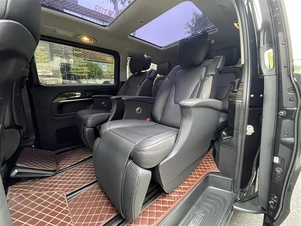 Mercedes-Benz V-class