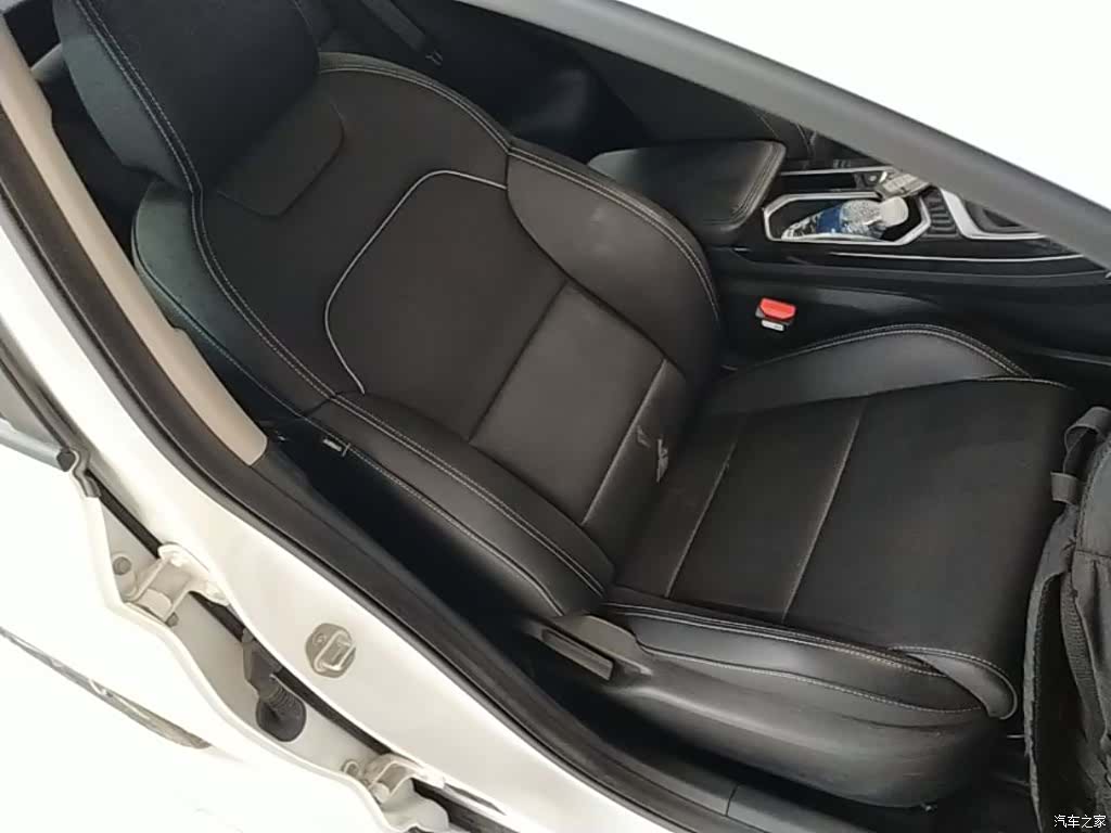 Geely Coolray, 2025 25