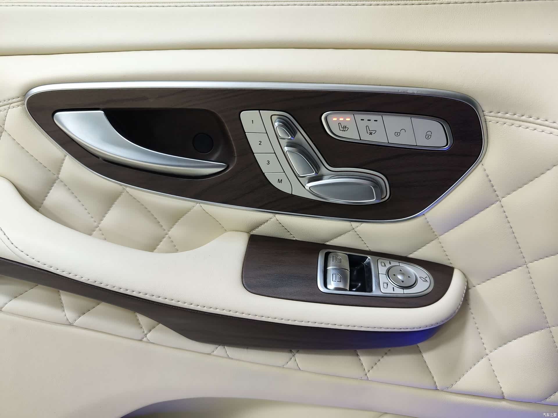 Mercedes-Benz V-Class, 2021 19