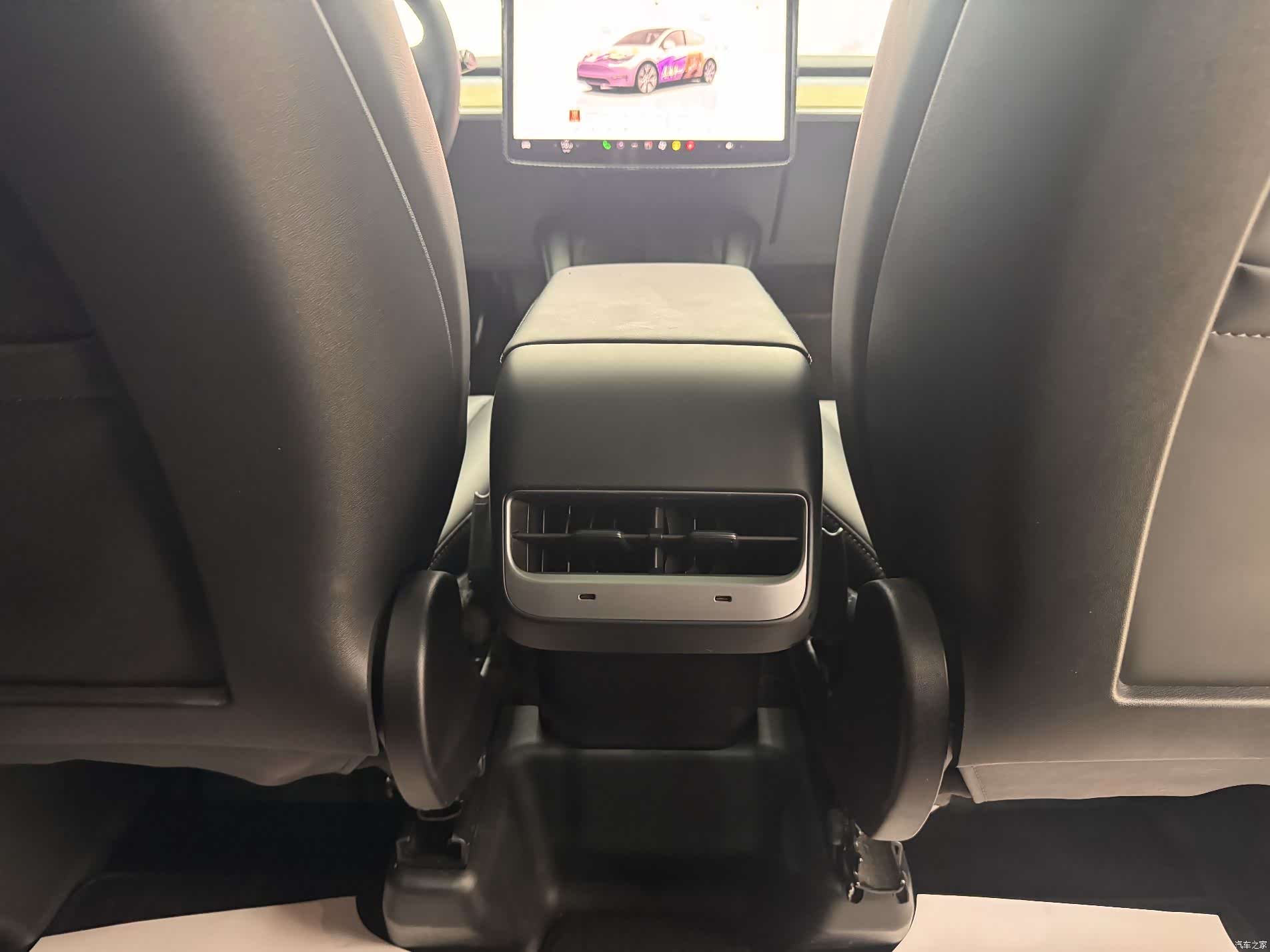 Tesla Model Y, 2023 19
