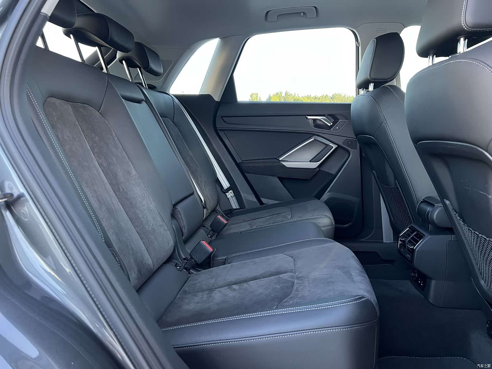 Audi Q3, 2022 10