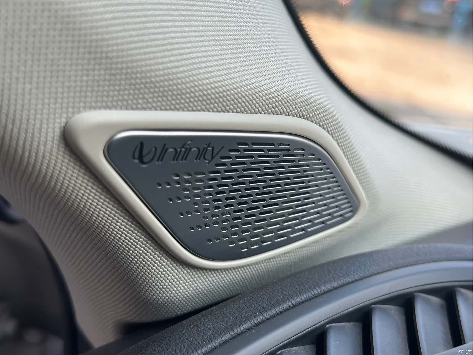 Lynk & Co 01, 2019 17