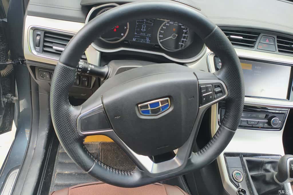 Geely Emgrand, 2017 15