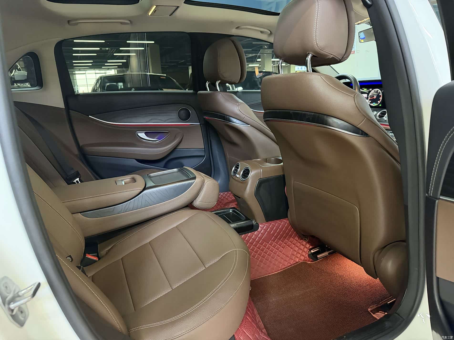 Mercedes-Benz E-Class, 2019 11