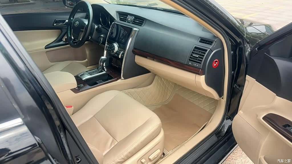 Toyota 2.5V, 2013 8