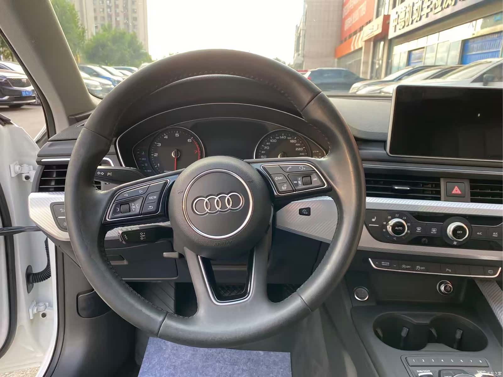 Audi A4L, 2017 11