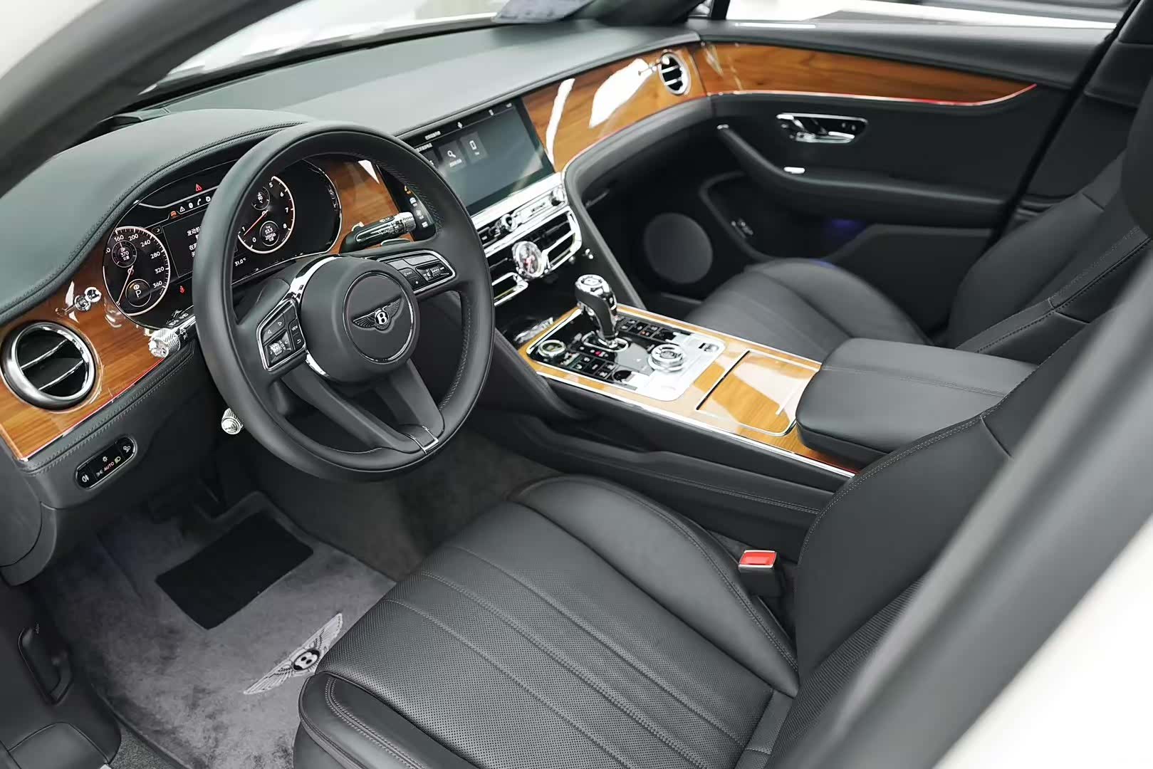 Bentley Flying Spur, 2021 4