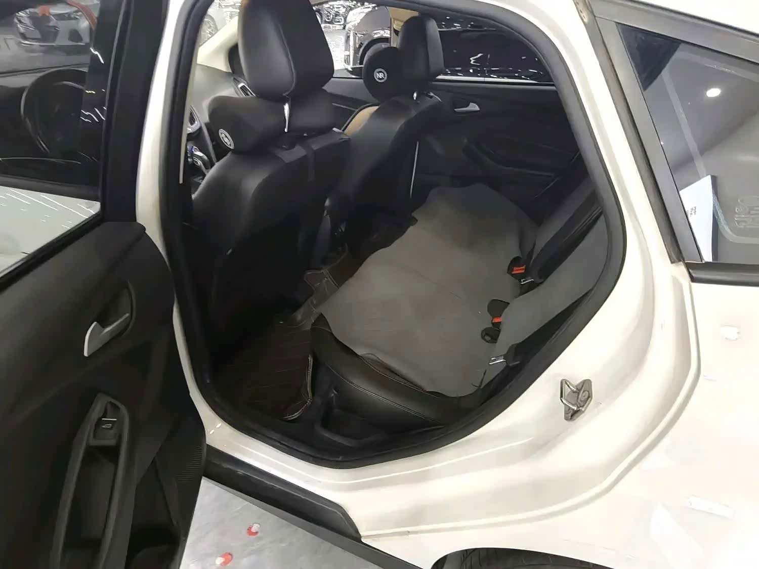 Ford Focus, 2017 9