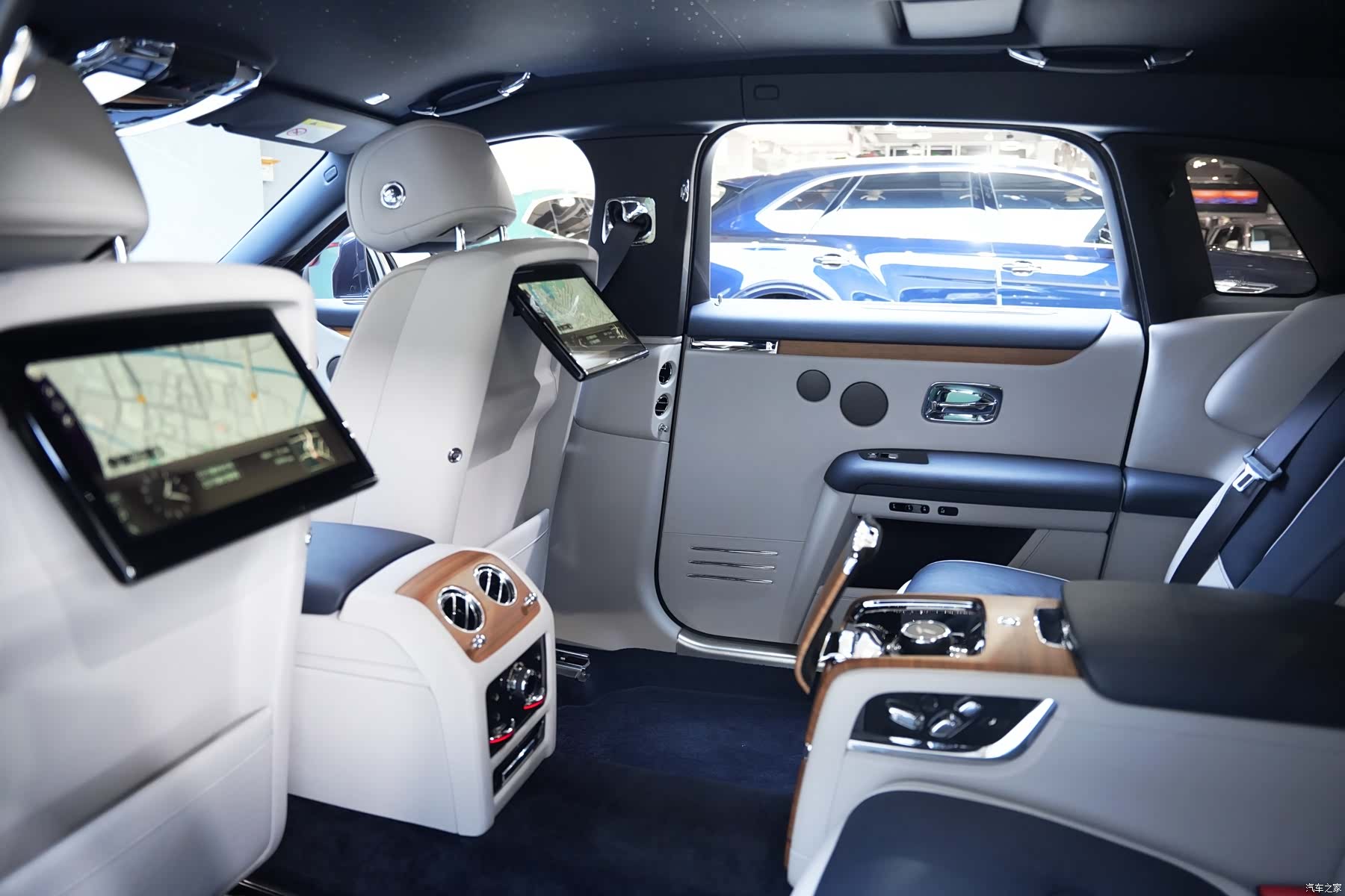 Rolls-Royce Ghost, 2021 14