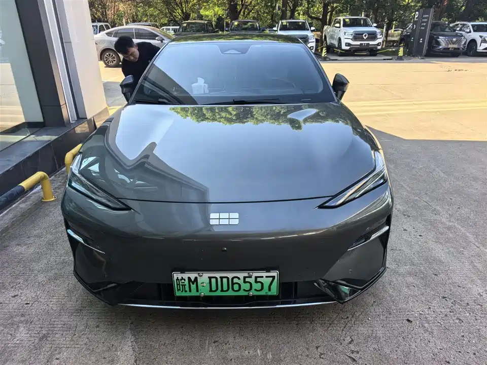 Geely Galaxy Galaxy E8