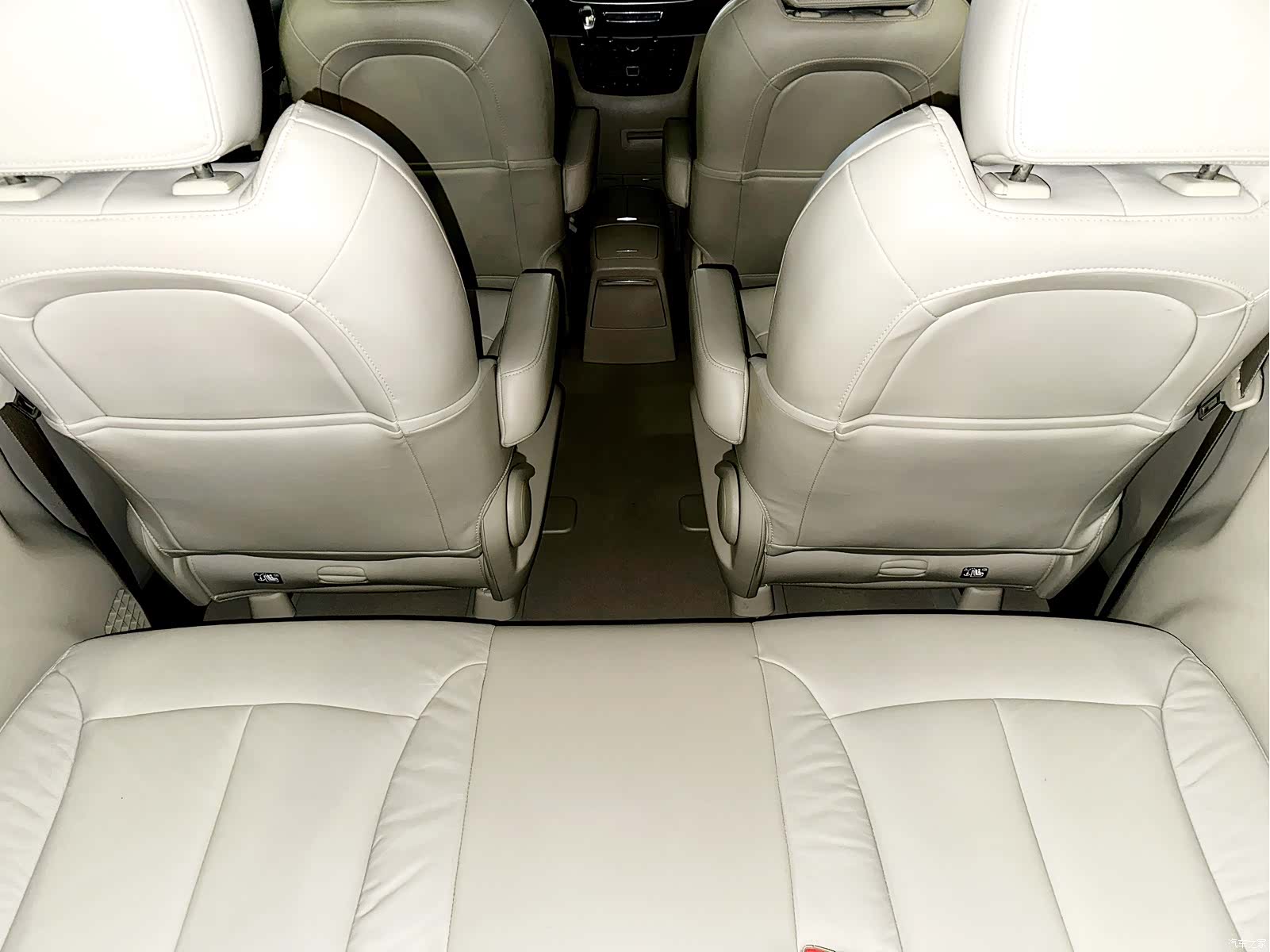 Buick GL8, 2016 8