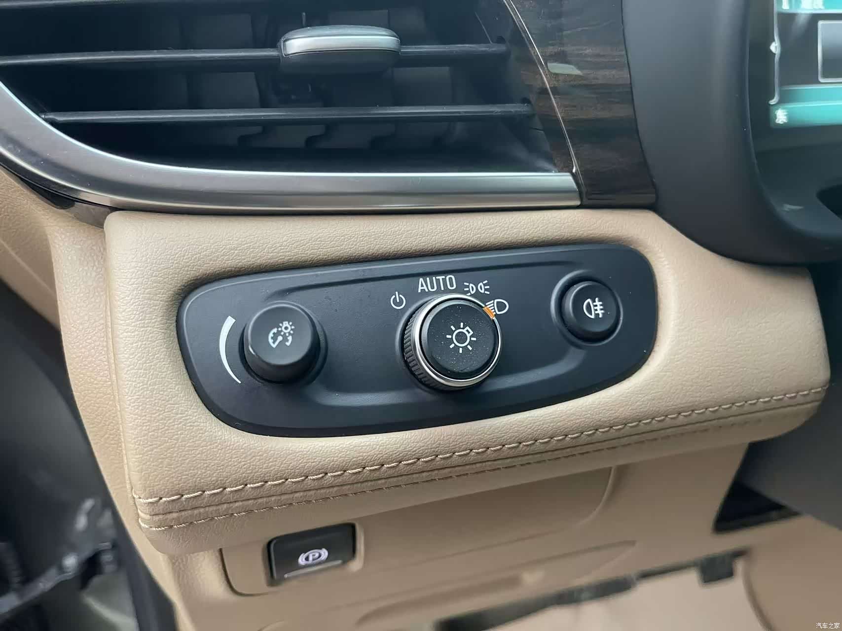 Buick GL8, 2017 23
