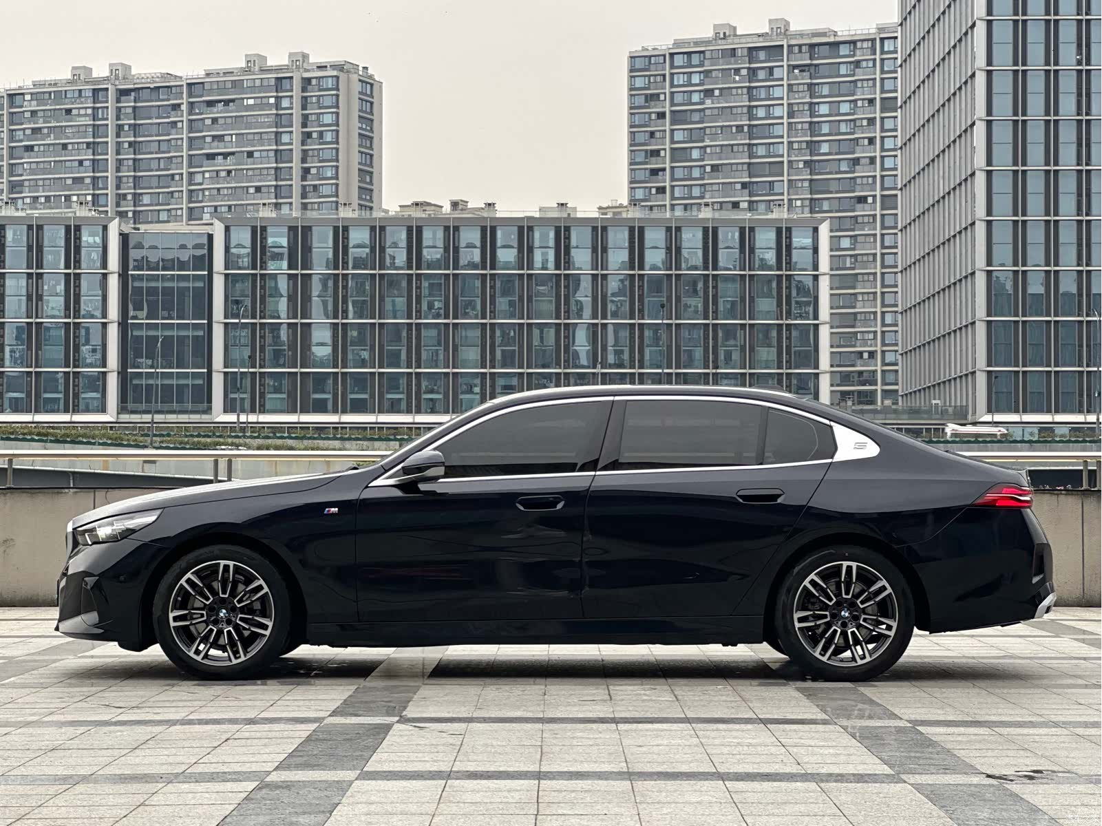 BMW 5 Series, 2024 4