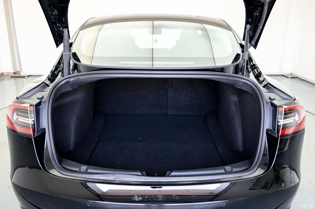 Tesla Model 3, 2023 22
