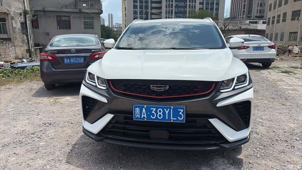 Geely Coolray, 2022 2