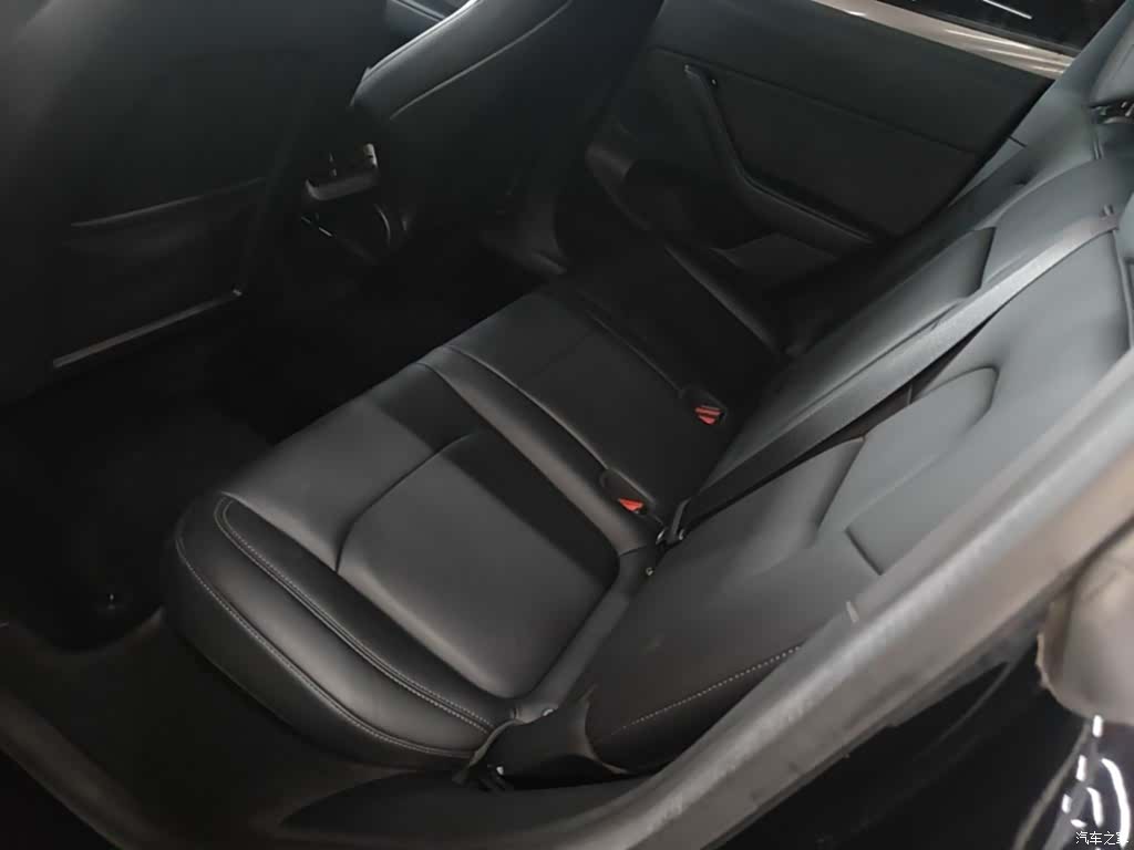 Tesla Model Y, 2022 17