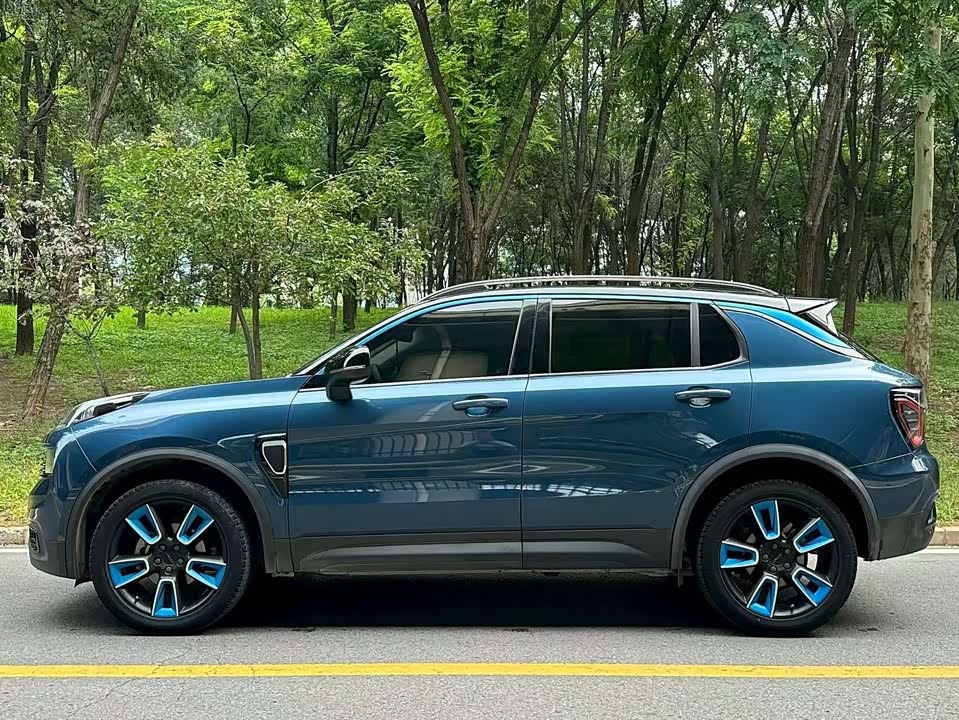 Lynk & Co 01