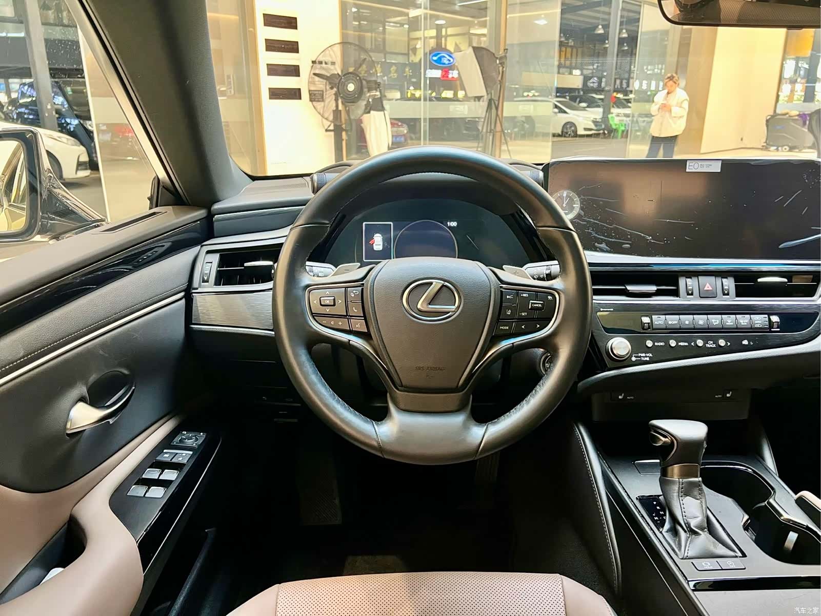 Lexus ES, 2024 8